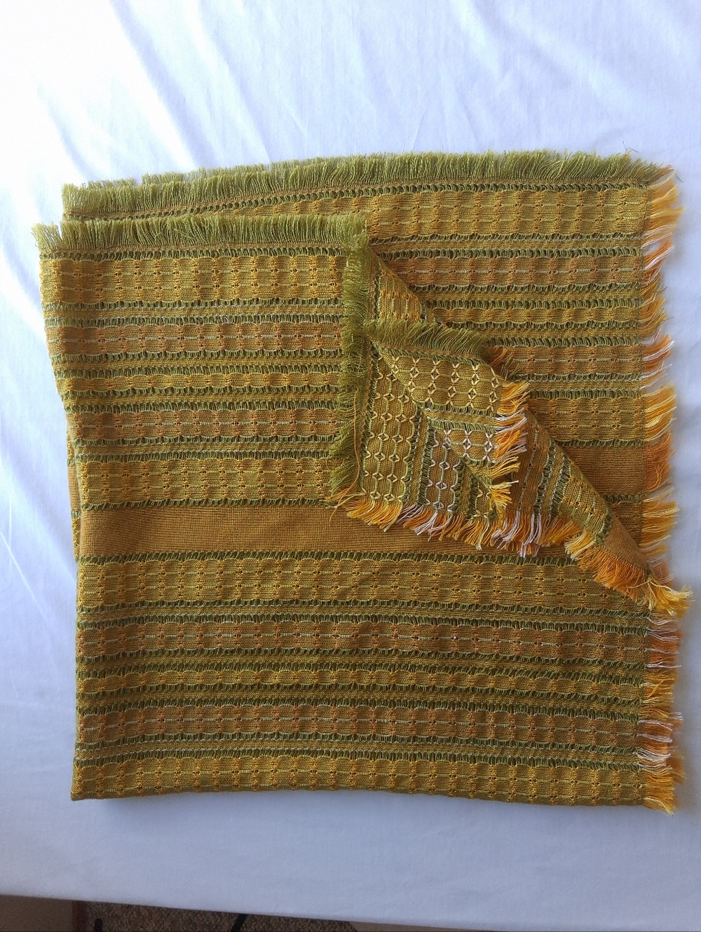 Vintage Tablecloth or Throw Woven Fringed Green Yellow & Orange Square retro 70s - Picture 11 of 12